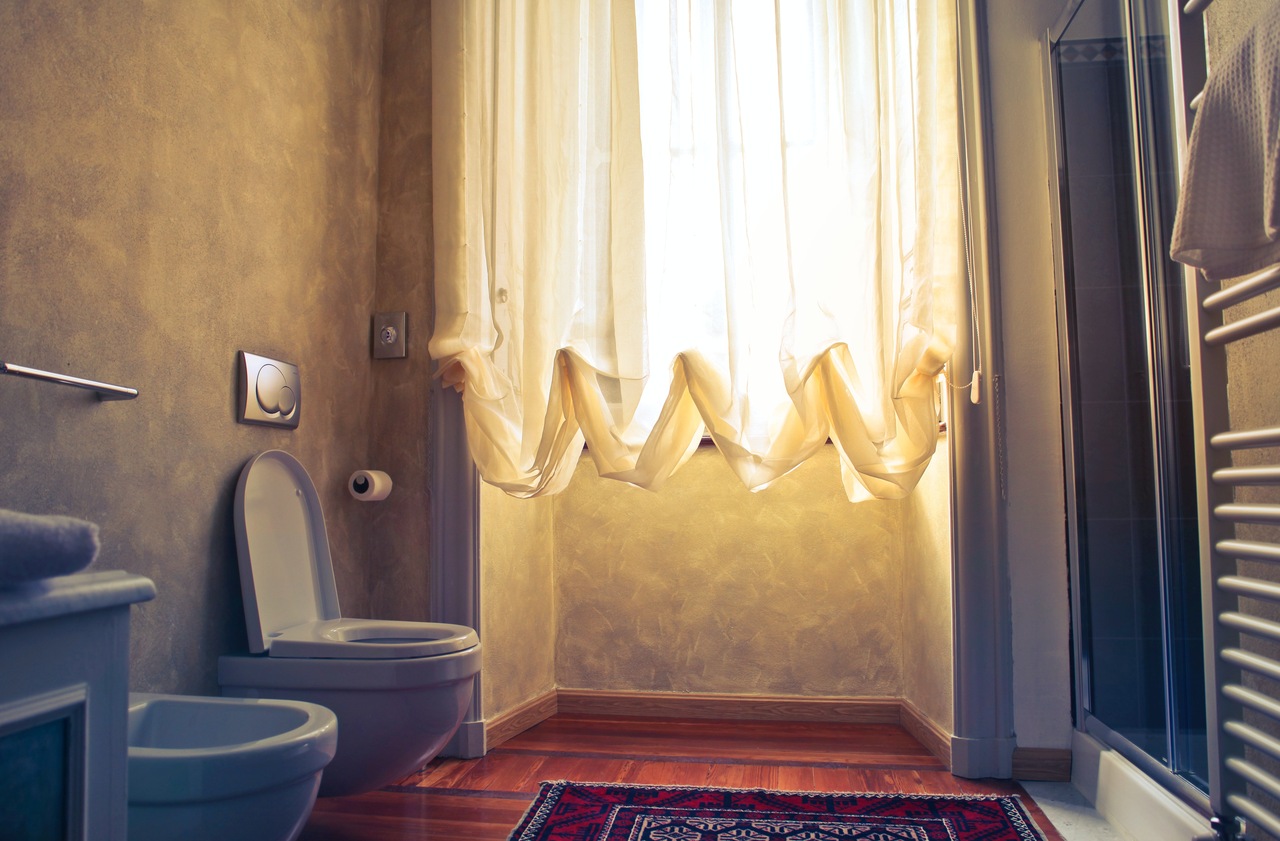 WC przenośne - ekscentryczna odmiana komfortu, która zaskakuje swoją praktycznością